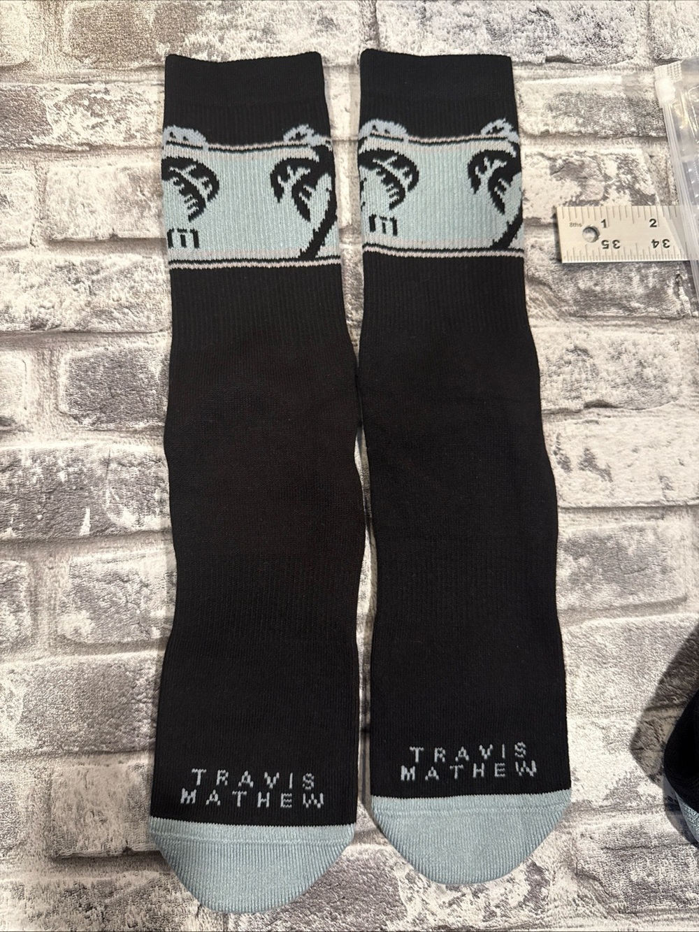 1 Pair Travis Mathew Tropical Palm Tree Crew Socks Mens One Size Black and Grey